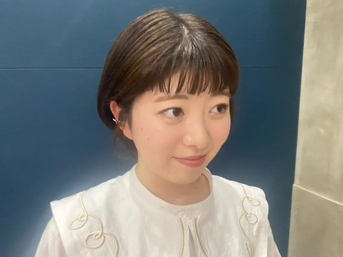 ショート カラー ベージュカラー ブリーチ 透明感カラー ブリーチなしカラー オリーブベージュ ヘアカラー 柔らかカラー🥛 mayucoのヘアスタイル