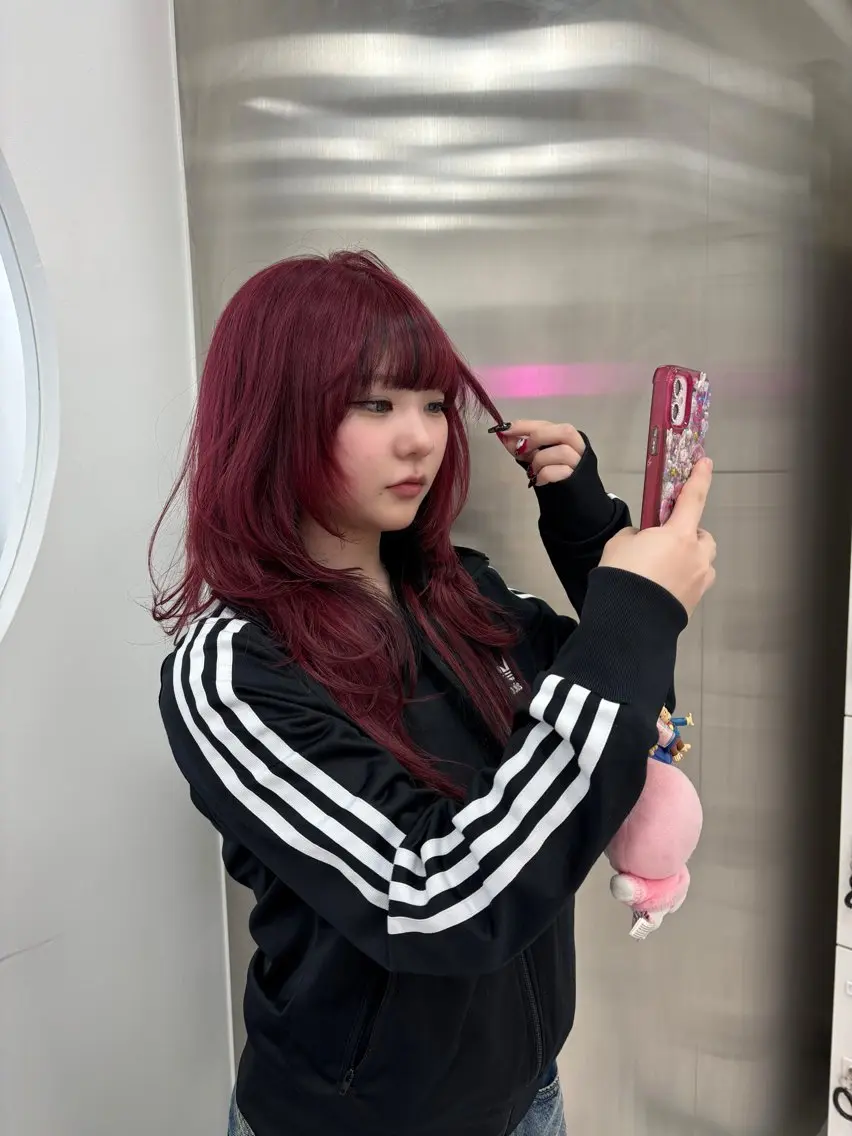 ロング カラー 抜け感レイヤー︴ ニュアンスカラーのヘアスタイル