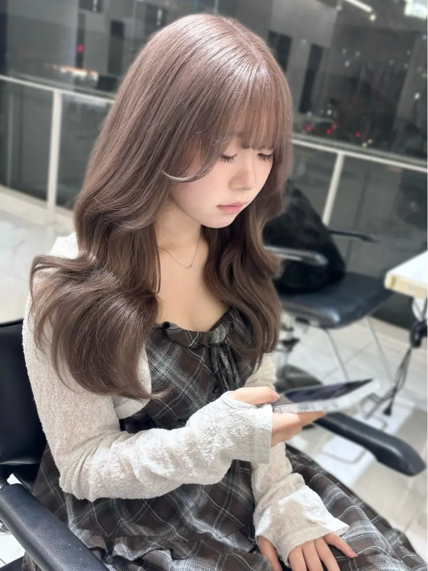 セミロング カラー ブリーチ グレージュ ミルクティーグレージュ ヘアカラー トリートメント 盛れる顔まわり🤍 渋谷/Risa🎀のヘアスタイル