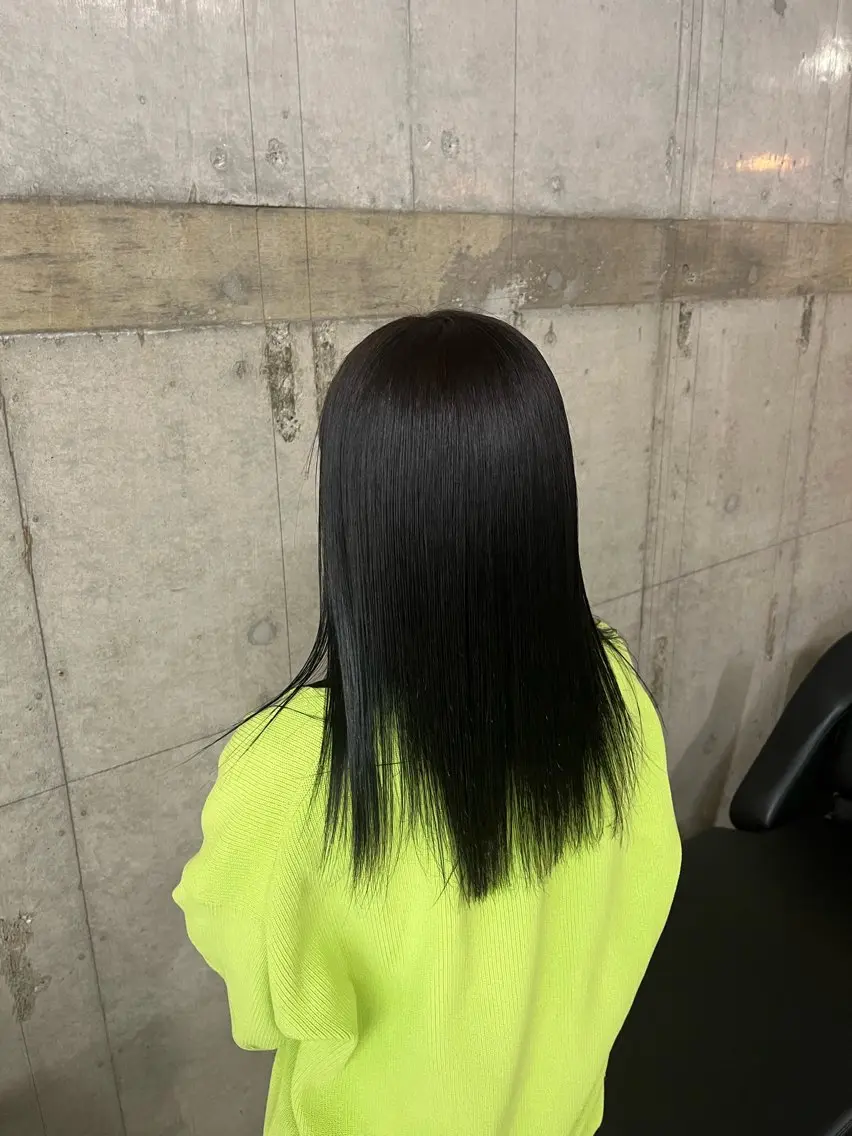 カラー 瑠己杏 :ボブ/ ハイトーンワンカラーのヘアスタイル
