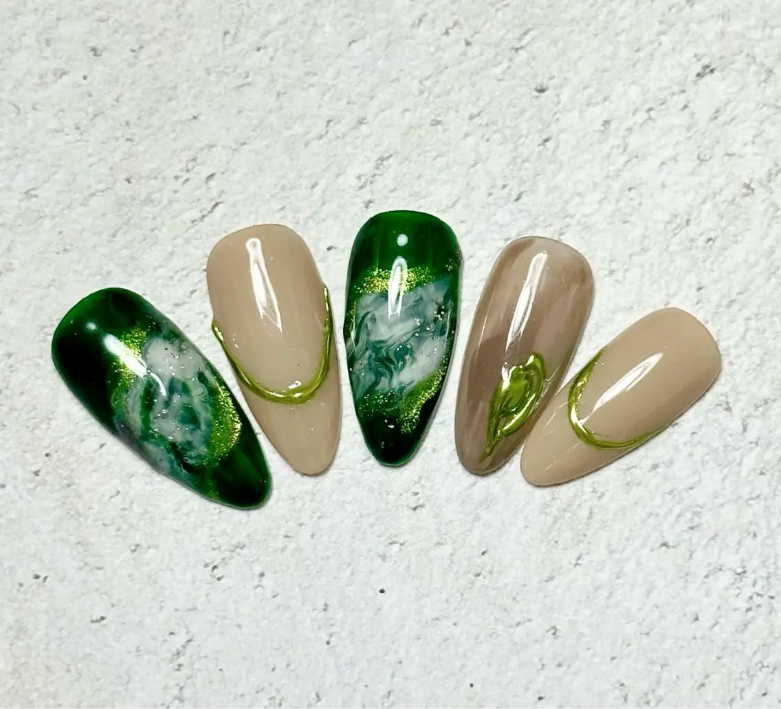 ネイル アートネイル ラメ(グリッター) ミラーネイル ニュアンスネイル 冬ネイル Mai’s nailのネイルデザイン