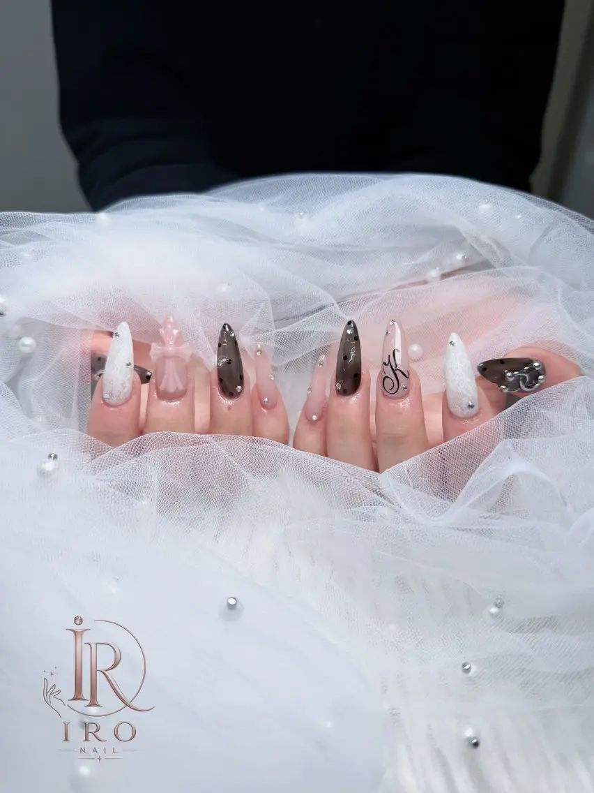 ネイル ハンドネイル IRO Nail Studioのネイルデザイン