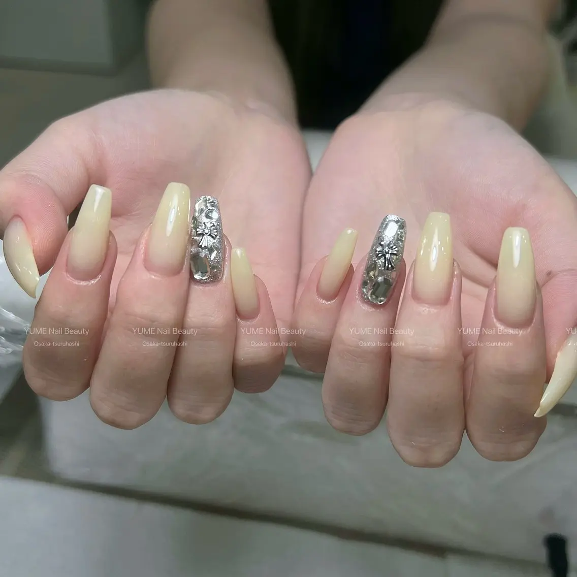 ミディアム イエローカラー YUME Nail Beautyのネイルデザイン