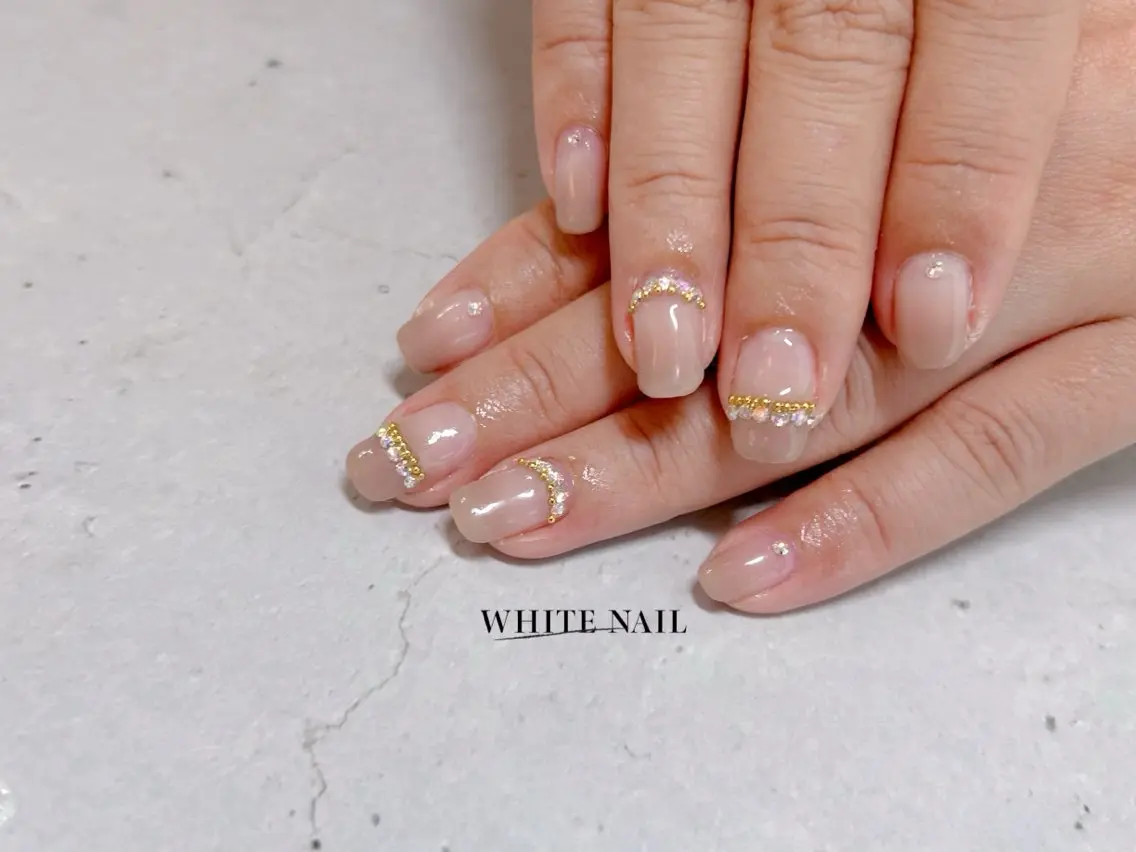 ネイル グラデーション ハンドネイル WHITE NAIL ホワイトネイルのネイルデザイン