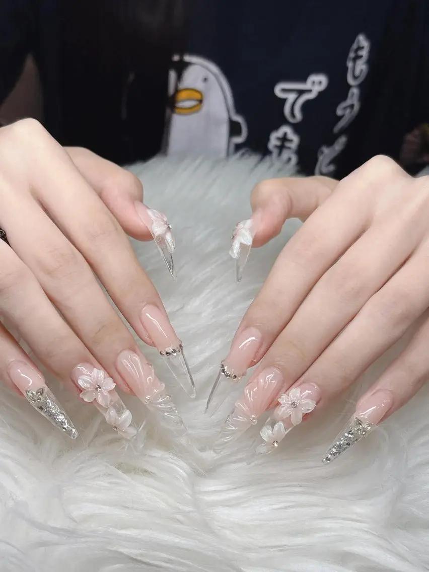 ネイル Lee Nailsのネイルデザイン