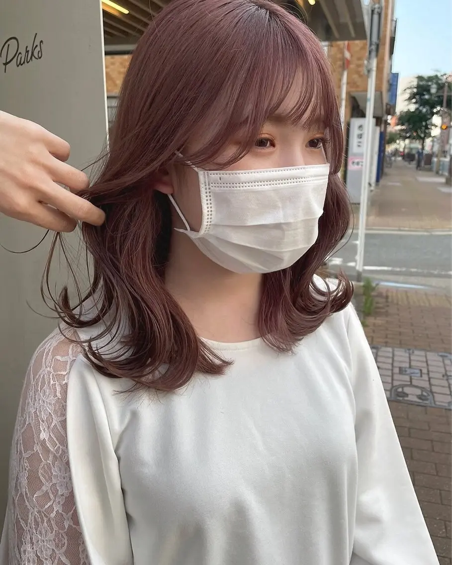 ミディアム カラー カット ヘアカラー トリートメント 足立 七彩のヘアスタイル