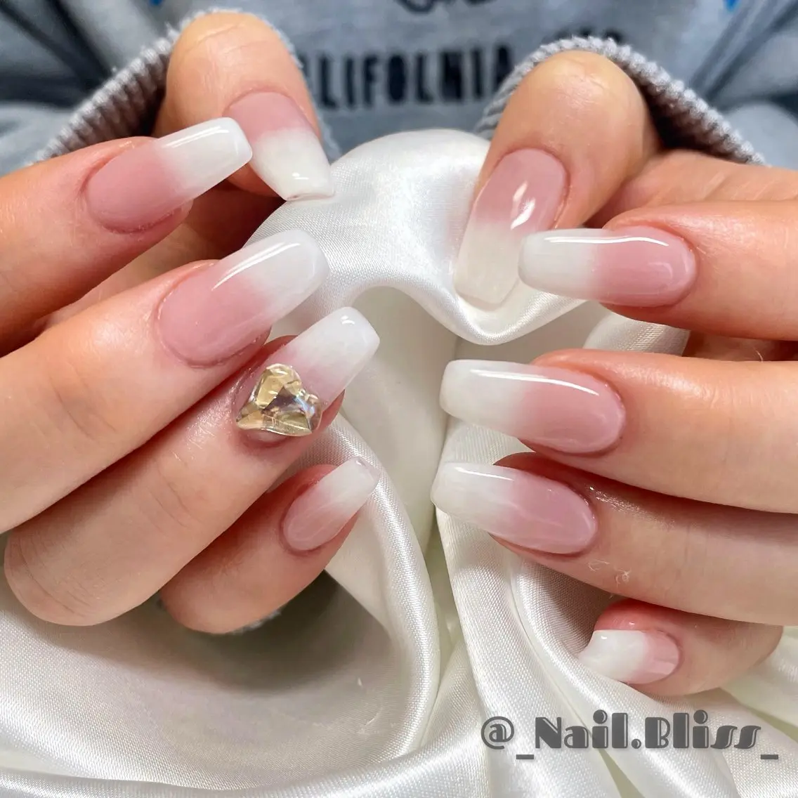 ネイル 氷ネイル・うるうるネイル ハンドネイル NAIL BLISSのネイルデザイン