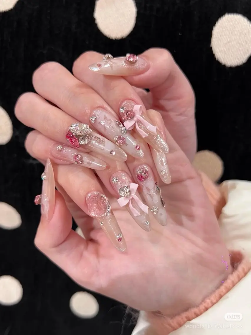 ネイル キラキラネイル 韓国ネイル ロングネイル ワンカラーネイル ワンホンネイル ハンドネイル Rina Nail.Novaのネイルデザイン