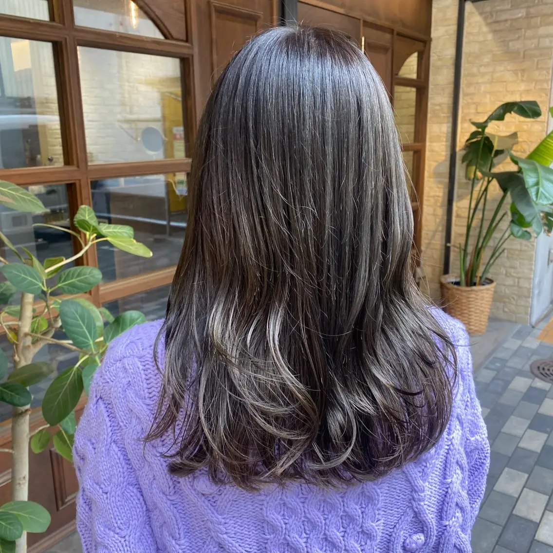ロング カラー ベージュカラー オリーブベージュ レイヤーカット bio(ビオ) 博多のヘアスタイル