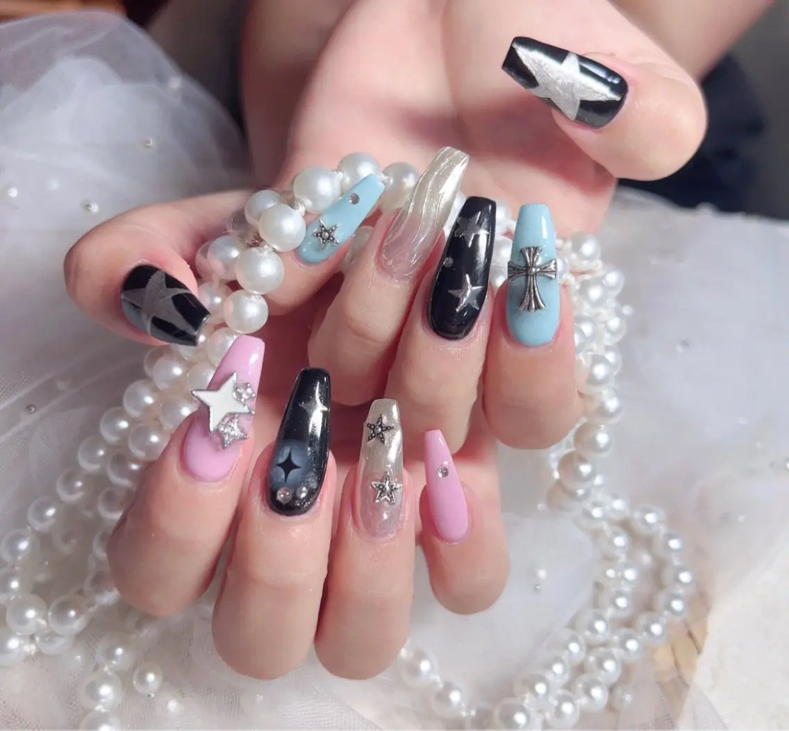 ネイル 🎀M nails✨ ビューティーのネイルデザイン
