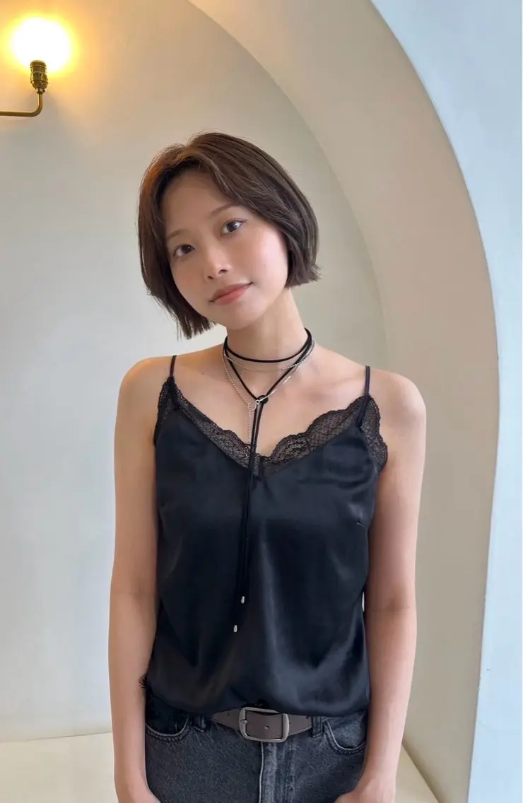 ショート カラー 網谷 萌夏のヘアスタイル