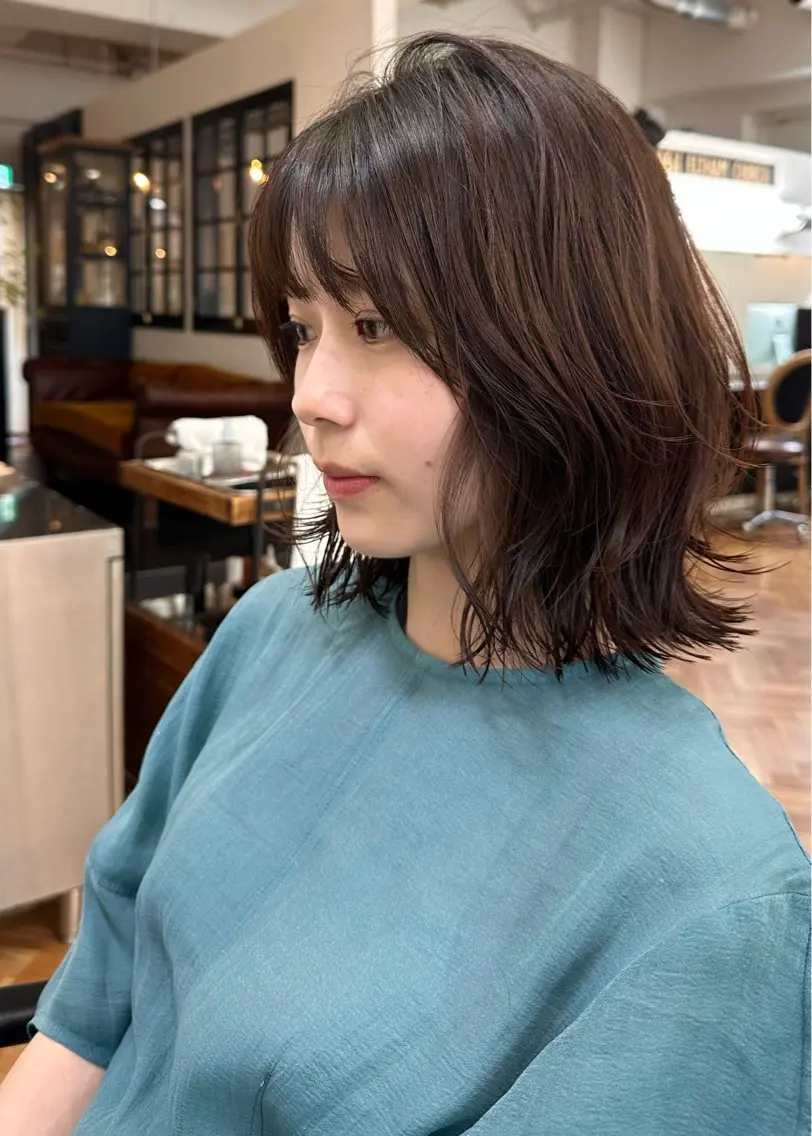 ミディアム くびれヘア レイヤーカット 外ハネヘア イノウエタケノリ /カット/パーマのヘアスタイル