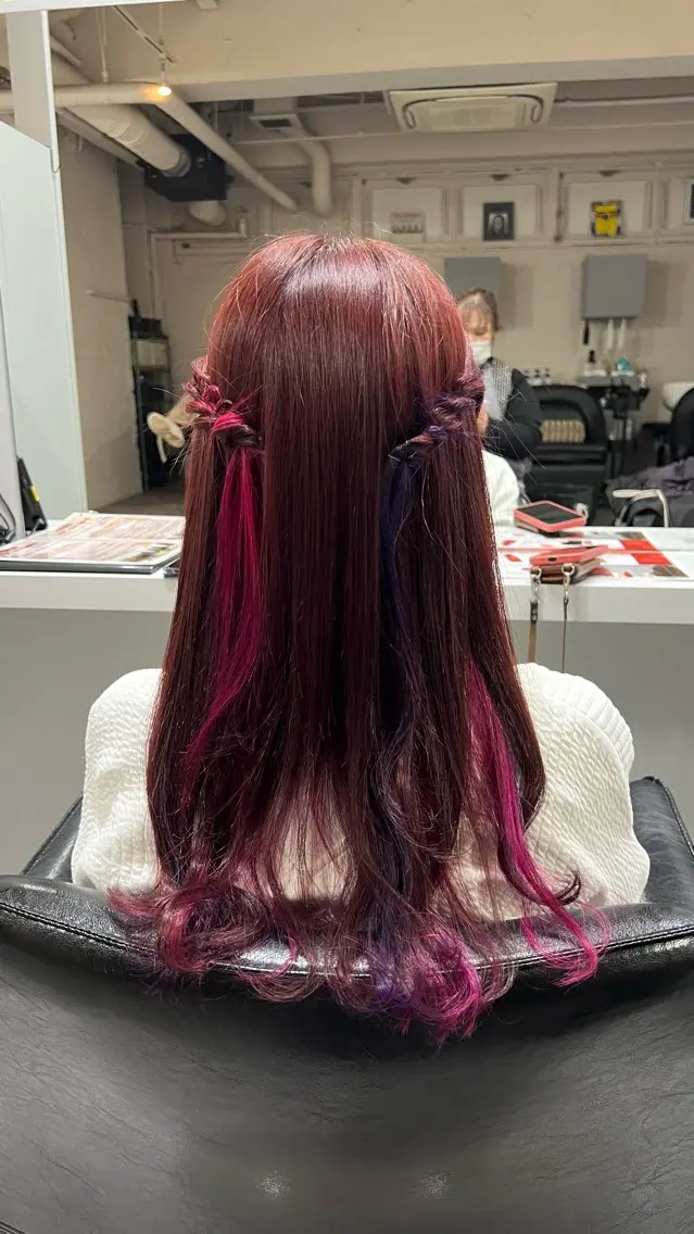 カラー ヘアアレンジ インナーカラー 🎀tokute ナオ🧸のヘアスタイル
