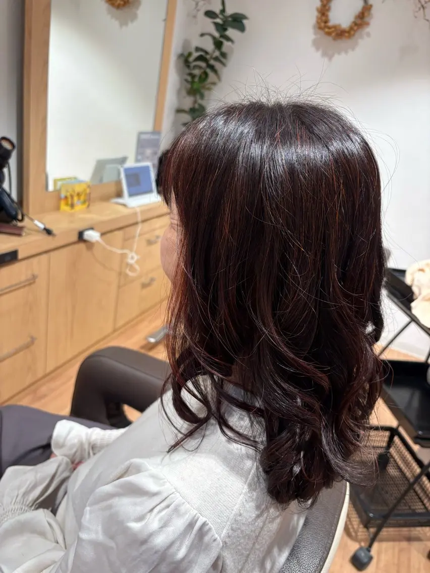 セミロング ヘアーアンベリール ことねのヘアスタイル