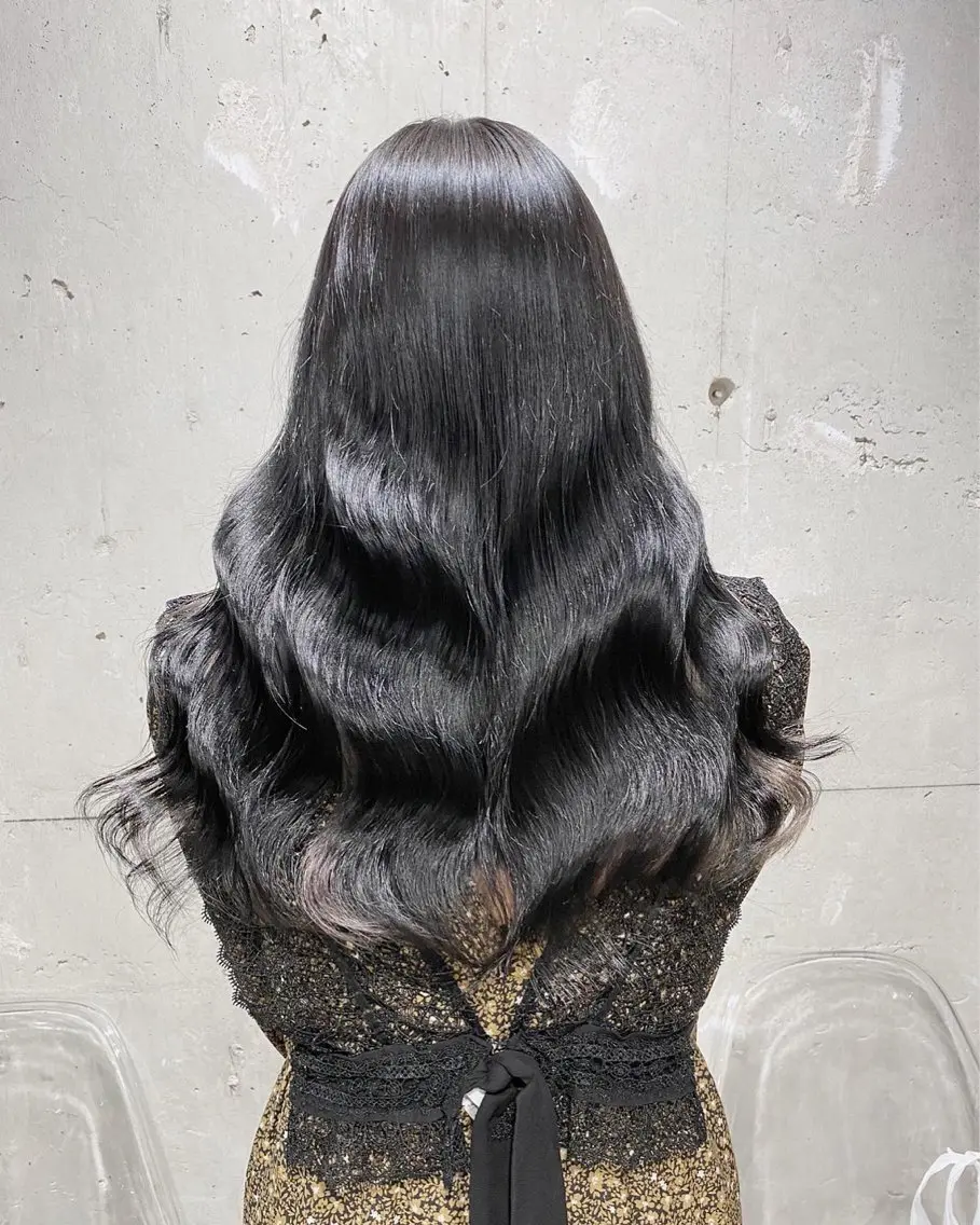 ロング カラー ハイトーンカラー 🦄レイヤーカットのヘアスタイル