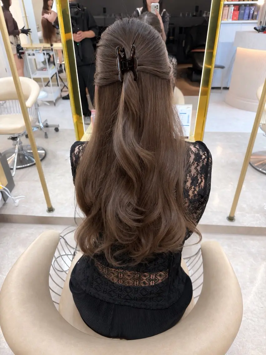 ロング カラー カット ヘアカラー トリートメント Akane レイヤー/艶カラーのヘアスタイル