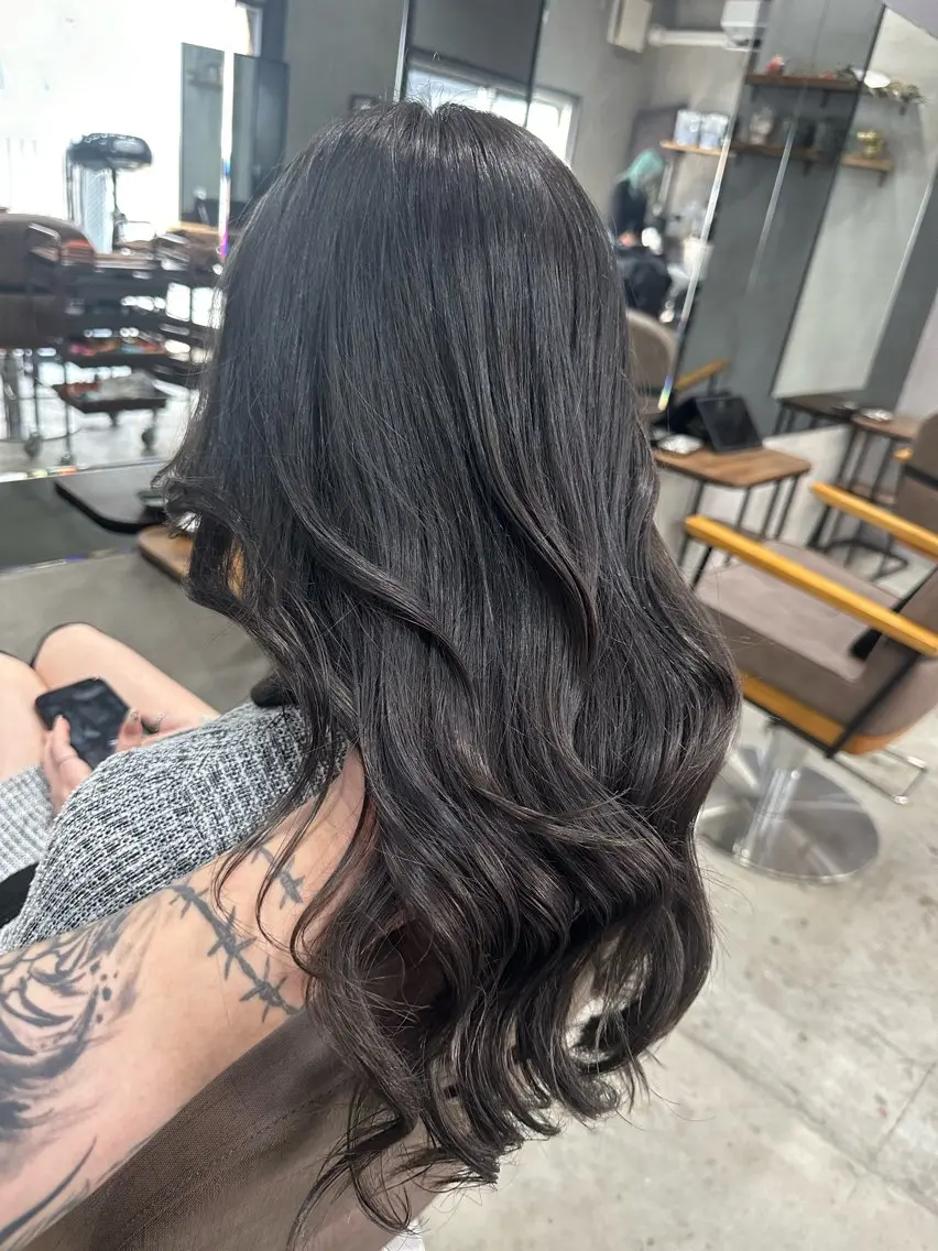 ロング カラー ラベンダーカラー カット ヘアカラー トリートメント AiM エイム　韓国レイヤーのヘアスタイル