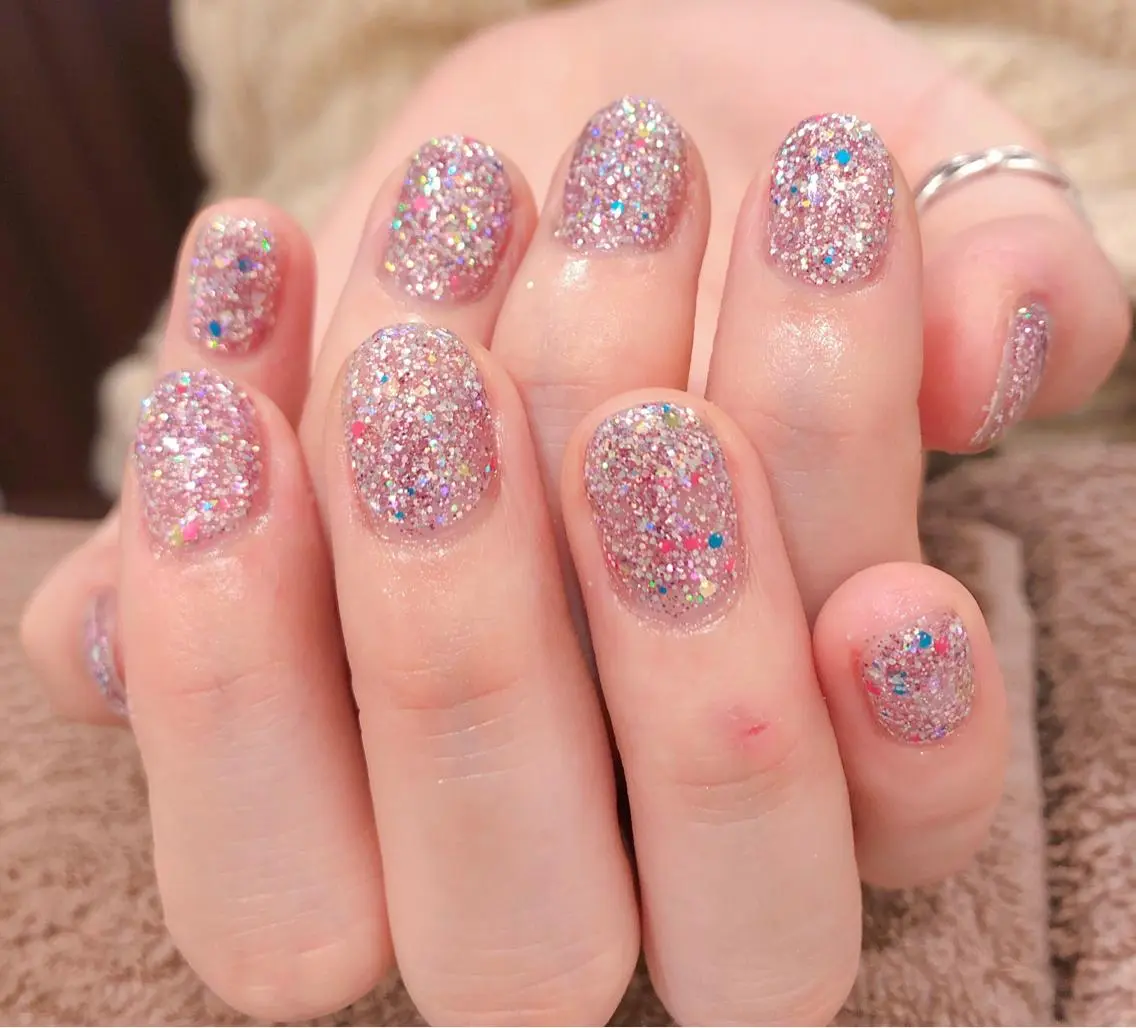 ネイル キラキラネイル BEBE BEAUTEのネイルデザイン