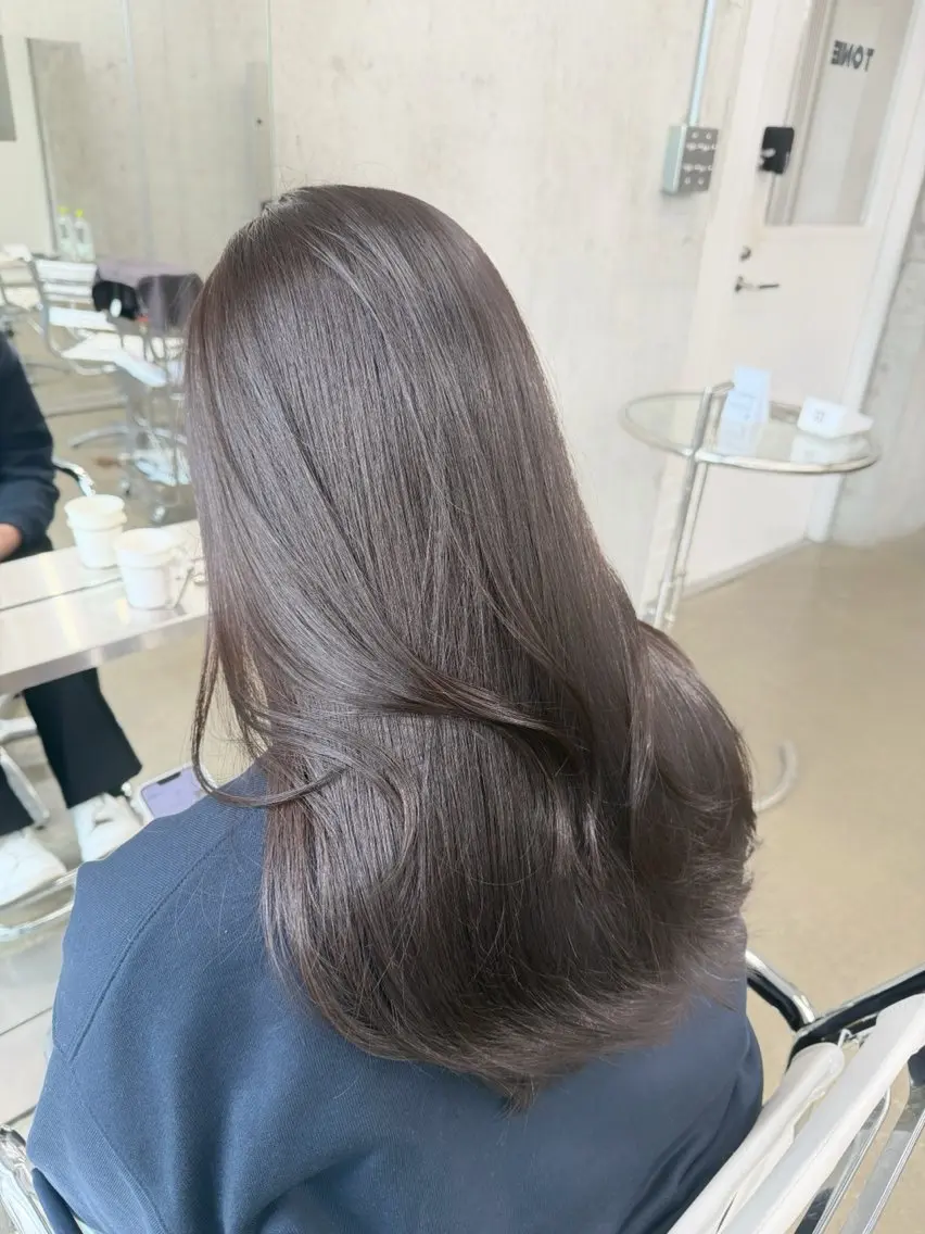 セミロング カラー グレージュ ラベンダーカラー ラベンダーグレージュ ラベンダーグレー カット ヘアカラー トリートメント 高橋大樹/グレー ジュ/ブリーチなしのヘアスタイル