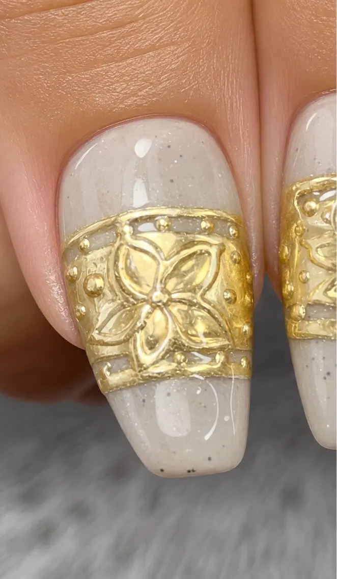 ネイル アートネイル フラワーネイル ゴールド ミラーネイル ハンドネイル ハンドケア Mamo nail ﾏﾓﾈｲﾙｴｲﾐｰのネイルデザイン