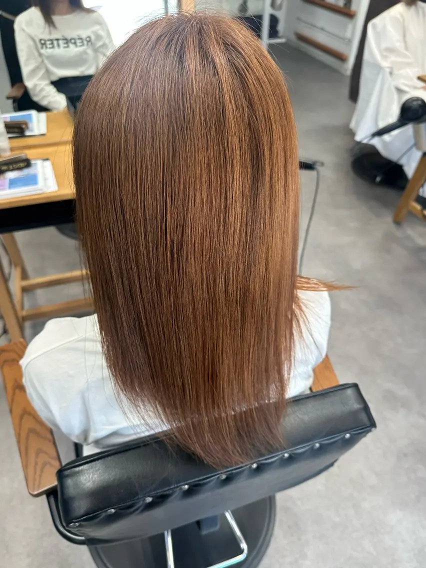 ミディアム カット ヘアカラー トリートメント Azule なつめのヘアスタイル