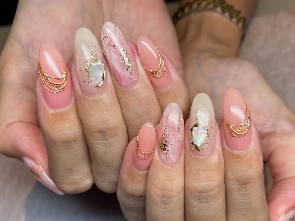 ネイル アートネイル フットネイル ジェルネイル ロングネイル マグネットネイル ハンドネイル Nail Salon AMICALのネイルデザイン