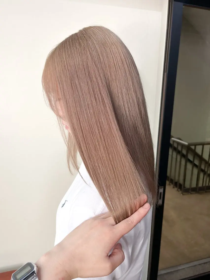 ミディアム カラー ベージュカラー ブリーチ ケアブリーチ 透明感カラー ダブルカラー カット ヘアカラー トリートメント ヘアセット 似合わせベージュ 🍯ayumi🍯のヘアスタイル