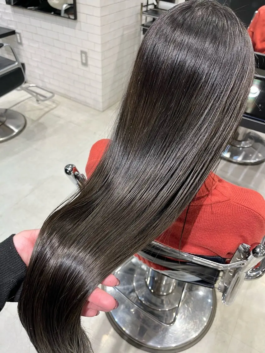 ロング カラー パーマ ヘアアレンジ カット ヘアカラー トリートメント ヘアセット 透明感/オリーブ/ グレージュ/YUKAのヘアスタイル