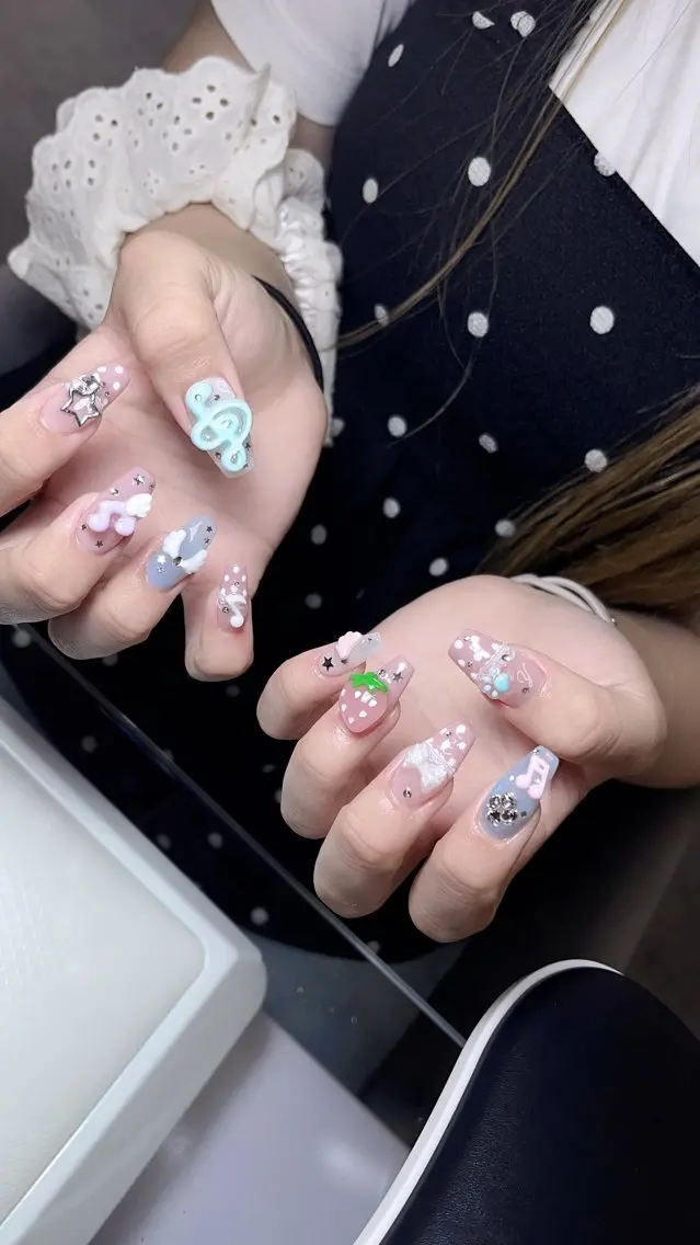 ネイル ハンドネイル SHE Nailのネイルデザイン