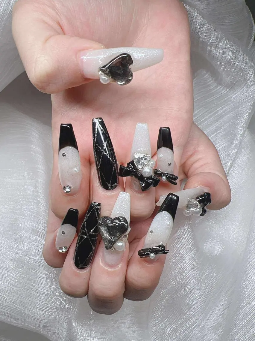 ネイル 長さ出し グラデーション 卒業式 キラキラネイル マグネットネイル ハンドネイル Lee Nailsのネイルデザイン