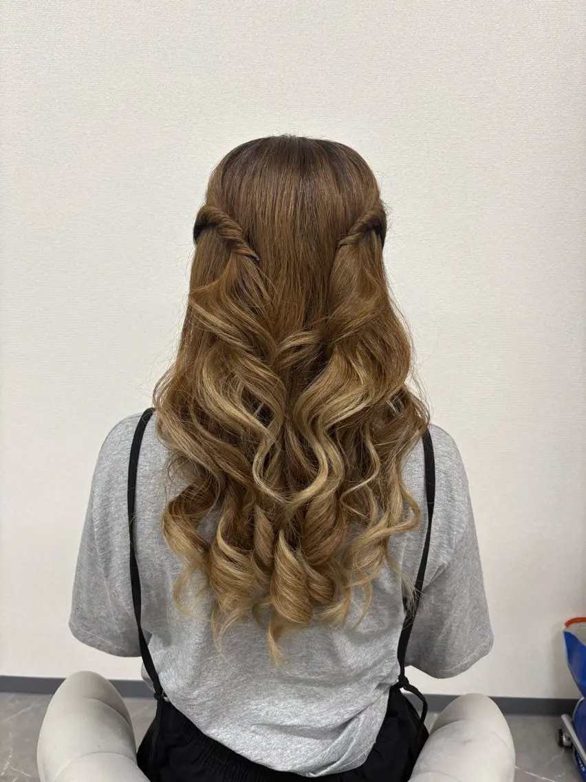 ✨️【ハーフツインヘアセット】✨️ハーフツインの高さはご希望にそってお仕上げします✨️の写真
