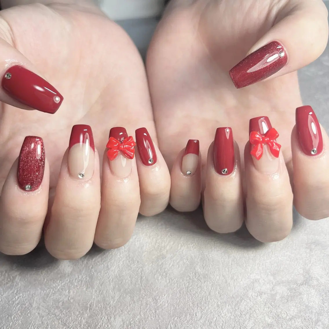 ネイル マグネットネイル ワンホンネイル 冬ネイル クリスマス ハンドネイル Room nailのネイルデザイン