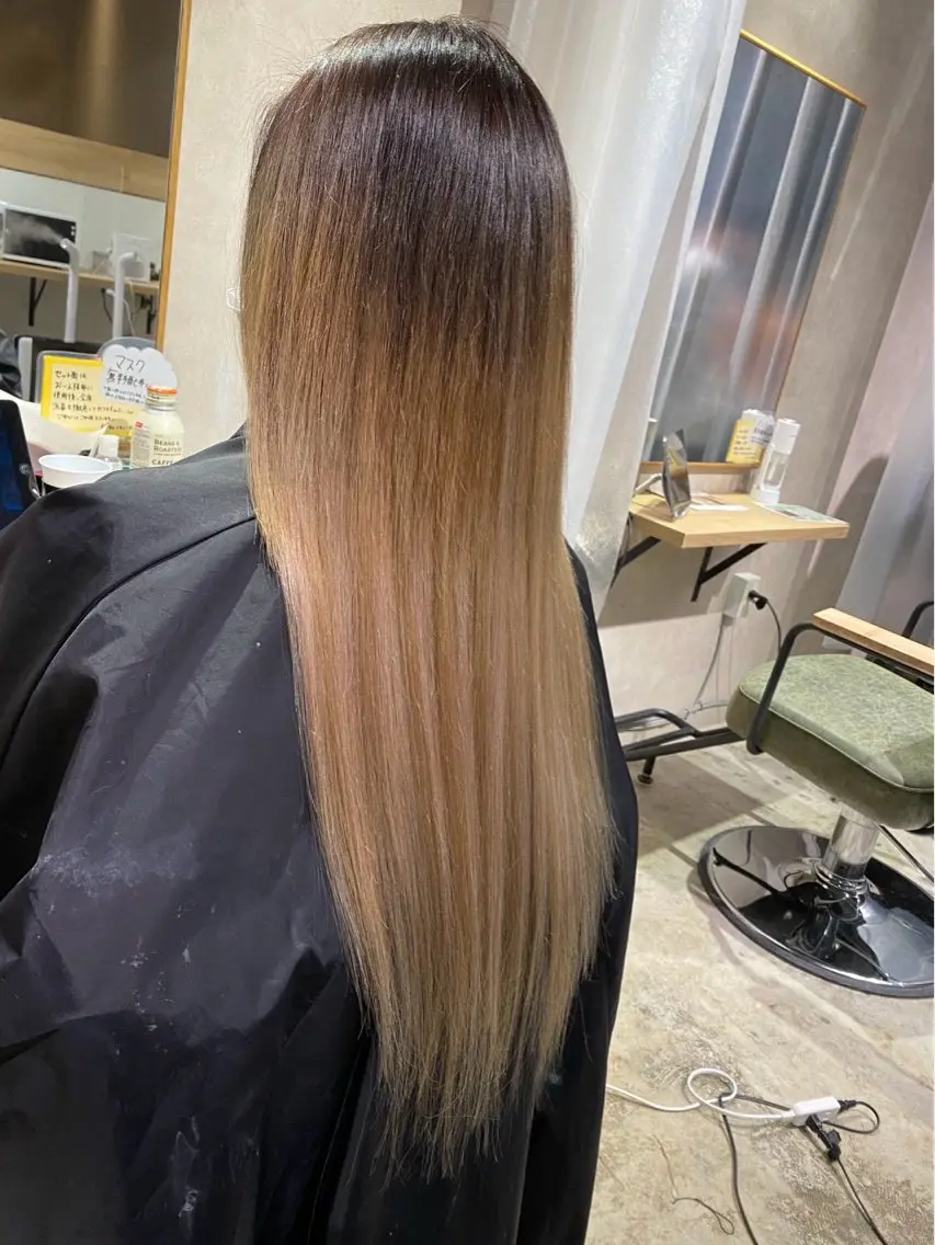 ロング カラー エクステ 佐々木 りあのヘアスタイル