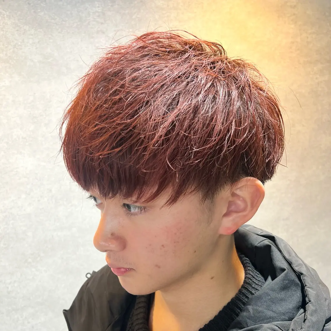 ショート カラー パーマ ヘアアレンジ メンズ センターパート メンズハイライト メンズメッシュ マッシュ メンズパーマ カット ヘアセット 仕上がり満足度No. 1🔥BLUCK🔥のヘアスタイル