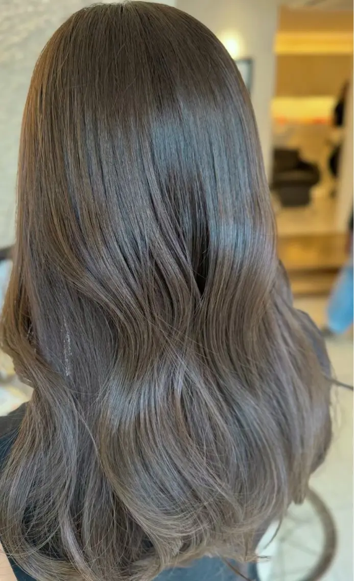 ロング 韓国風レイヤーカラー ライムのヘアスタイル