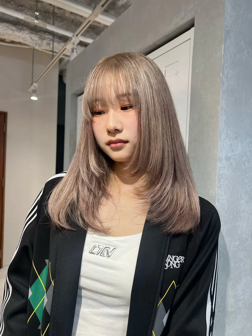 カラー ブリーチ カット ヘアカラー トリートメント 🎀夏秋/レイヤー/ 透明感カラー🎀のヘアスタイル