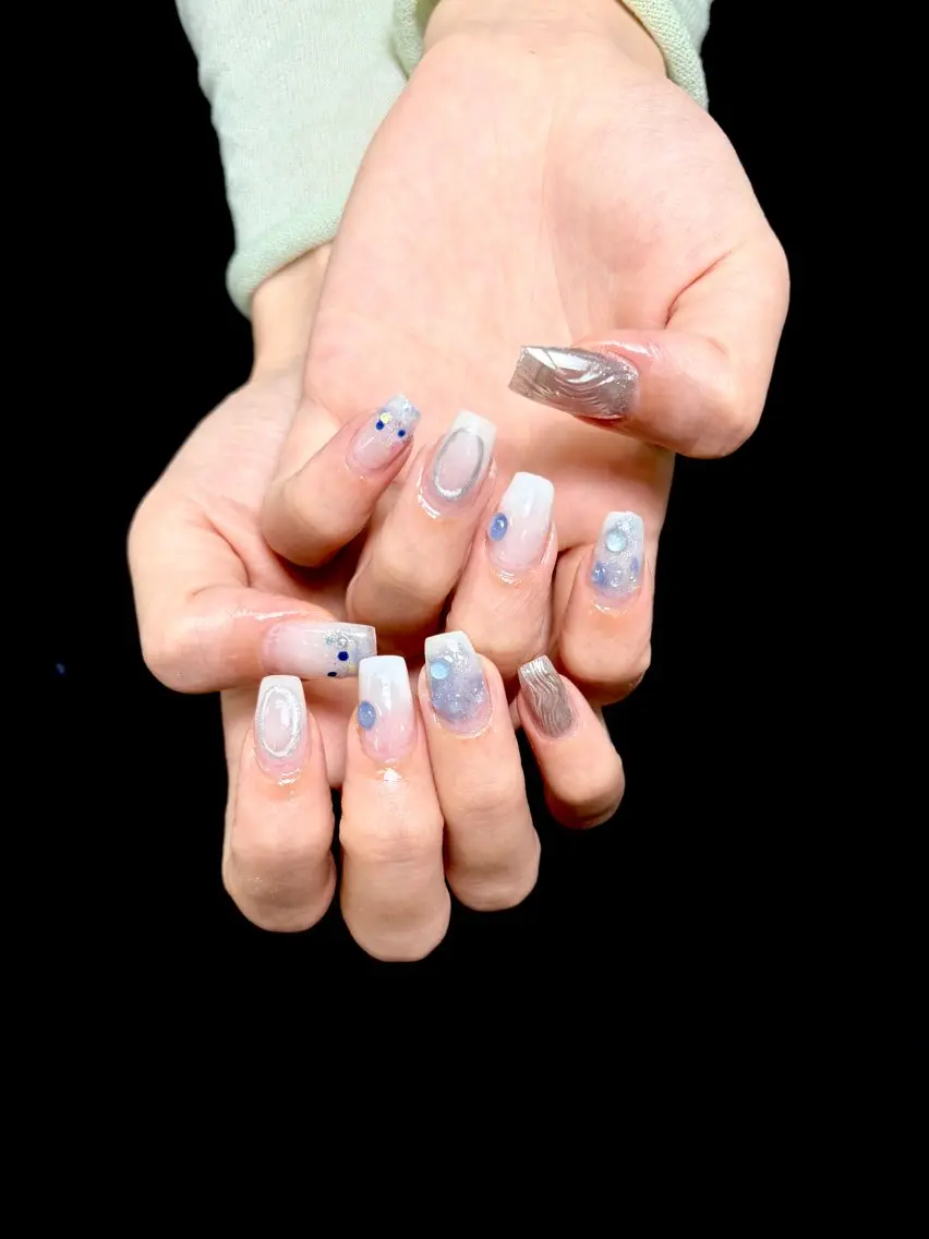 ネイル ハンドネイル ハンドケア ongles chicのネイルデザイン