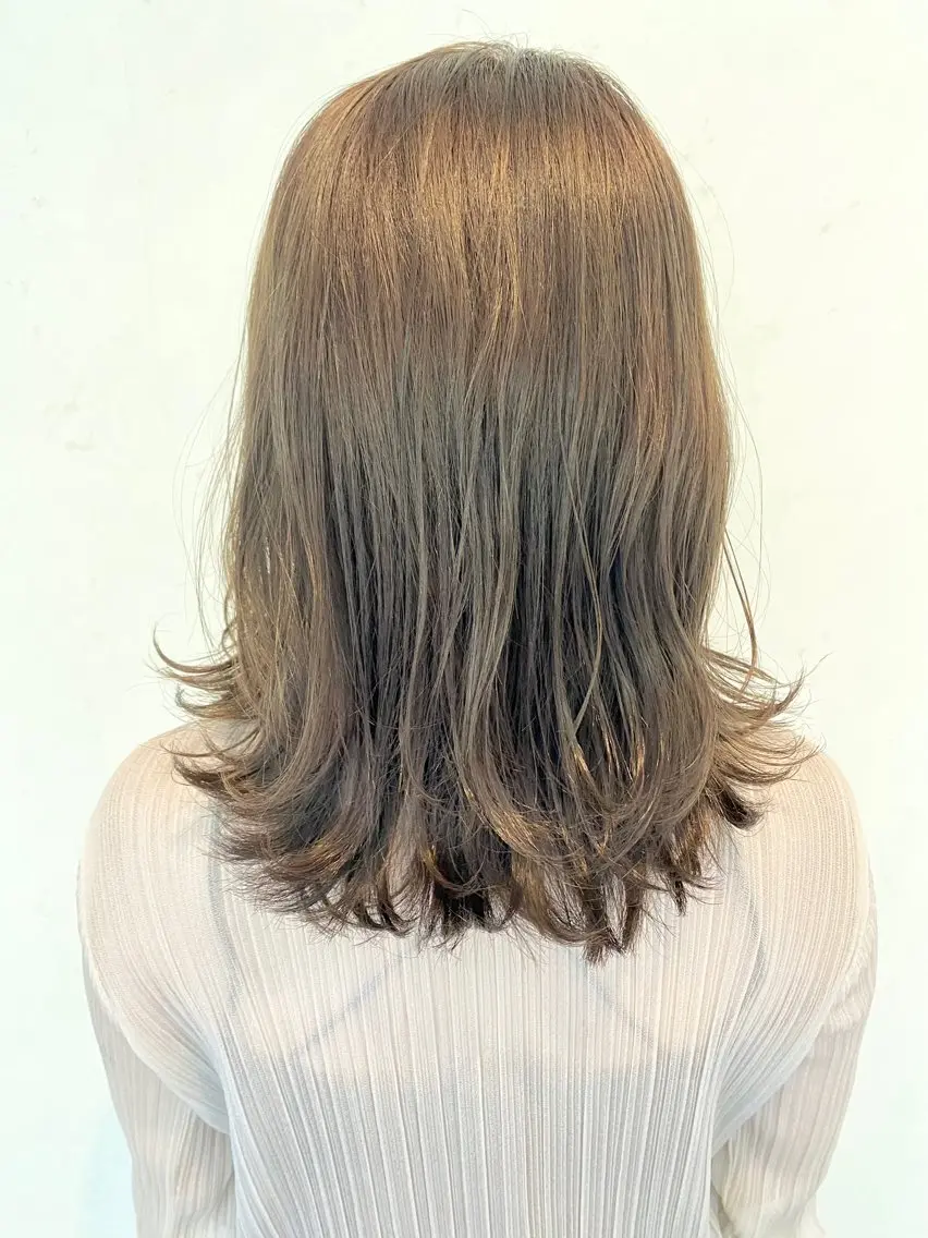 ミディアム カラー 伊藤 さやかのヘアスタイル