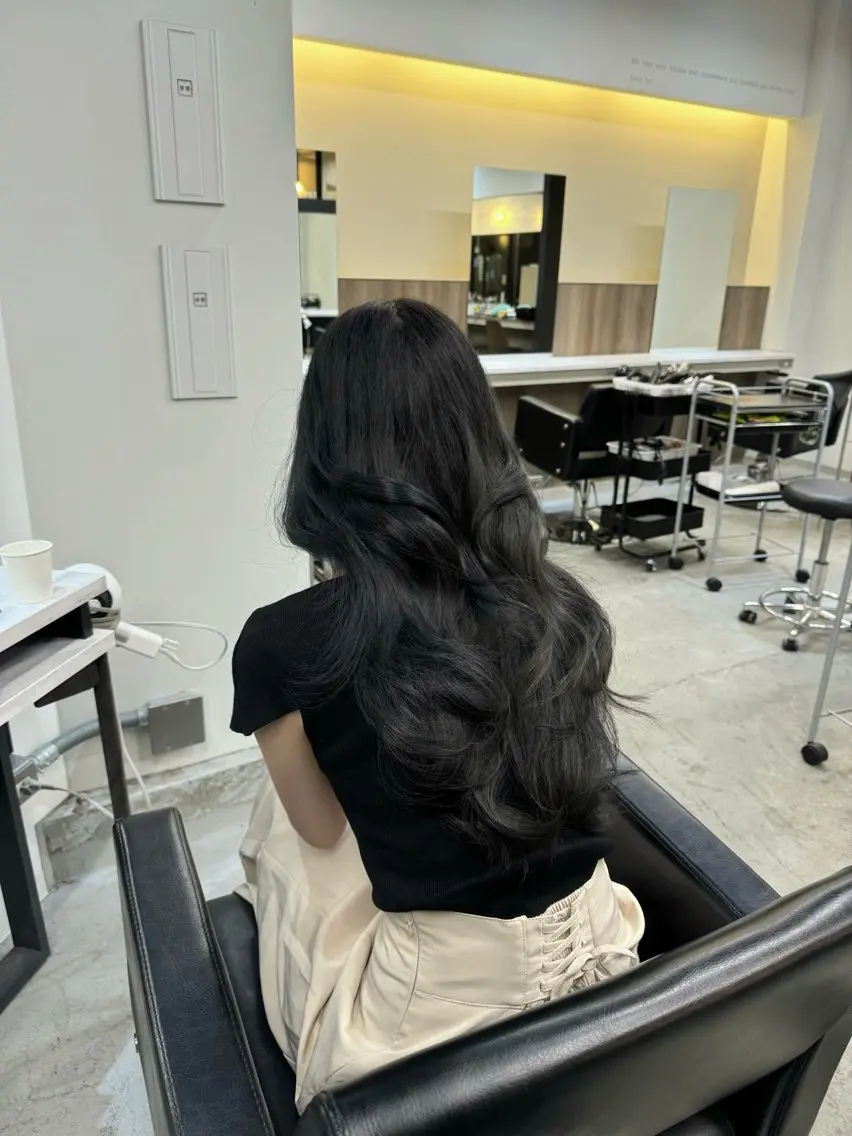 ロング カラー カット ヘアカラー 韓国ヘア🇰🇷 YUKINAのヘアスタイル