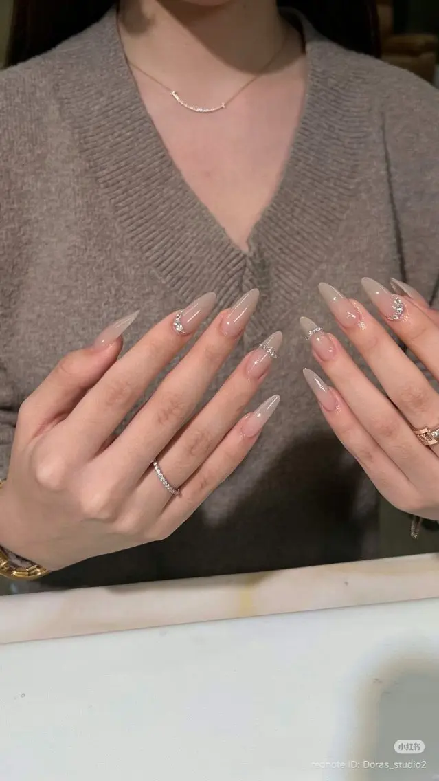 ネイル ハンドネイル T.Lee Nail Lilyのネイルデザイン