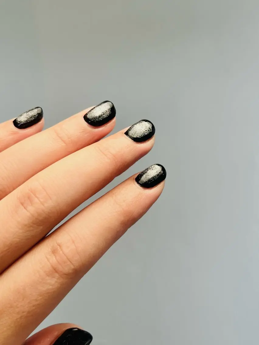 ネイル シルバー ハンドネイル Hum nail  roomのネイルデザイン
