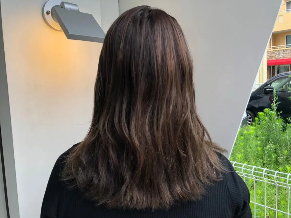 セミロング カラー アッシュ バイオレットカラー 髪質改善✨️透明感カ ラー✧*。山下さいみのヘアスタイル