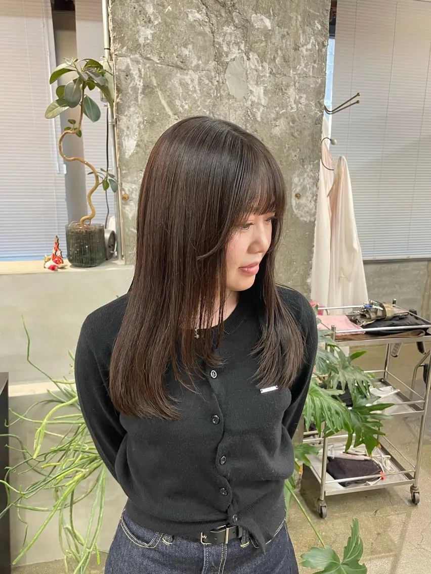 セミロング カット アライ レンカのヘアスタイル