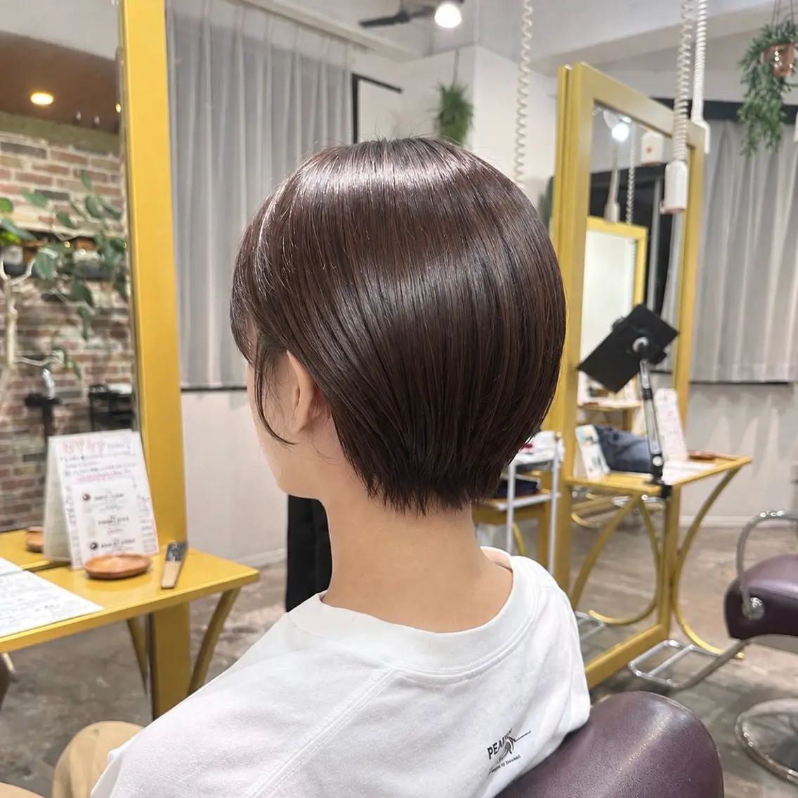 【本日空きあり🌟】くびれショートカット＋艶感ワンカラー＋髪質補修ケアの写真