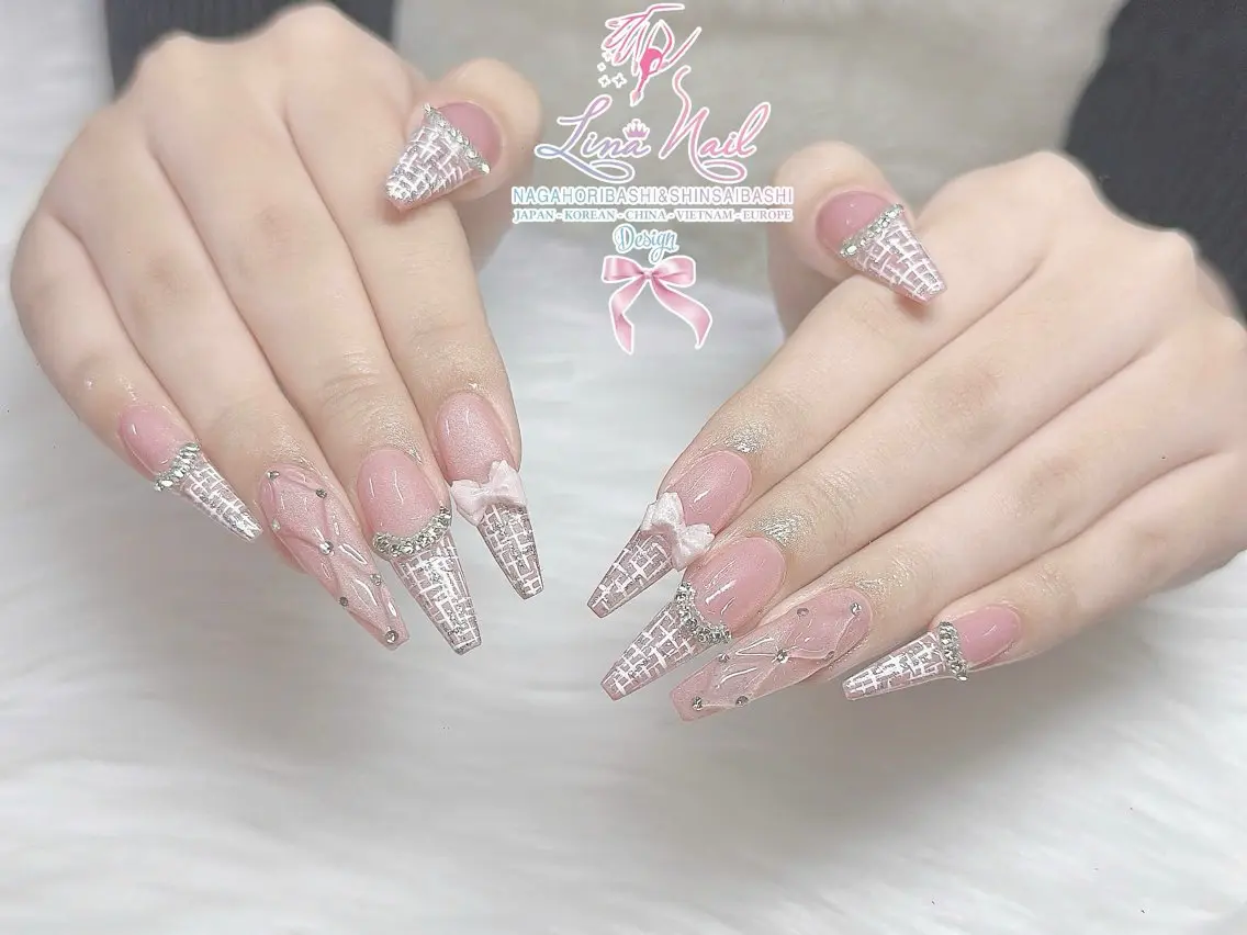 セミロング 韓国風ヘア クリスマス ハンドネイル Linanail Nambaのマツエク・マツパデザイン