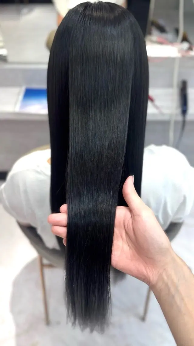 ロング カラー 黒髪 ブルーカラー ブルーブラック 透明感カラー ヘアカラー トリートメント GEM lit soraのヘアスタイル