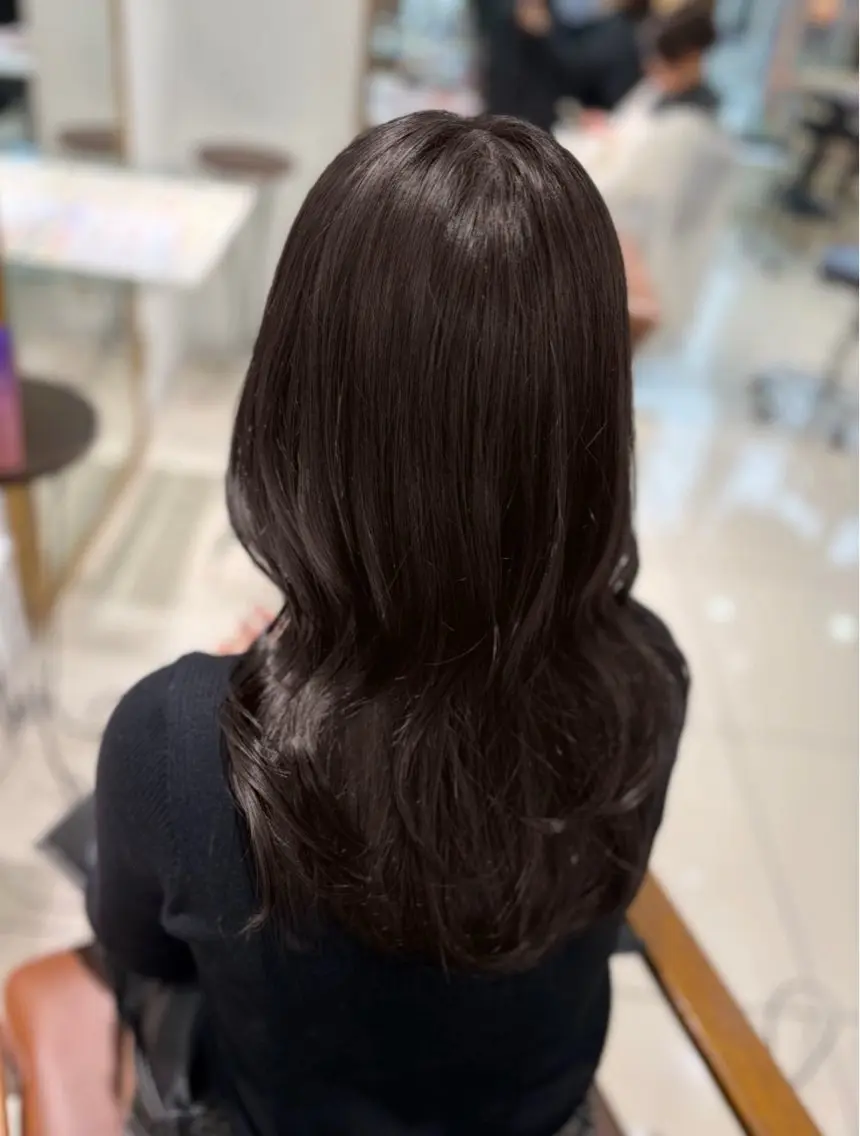 セミロング チョコレートブラウン ヘアカラー トリートメント 巻ける🫧縮毛矯正 💞はな🎀のヘアスタイル