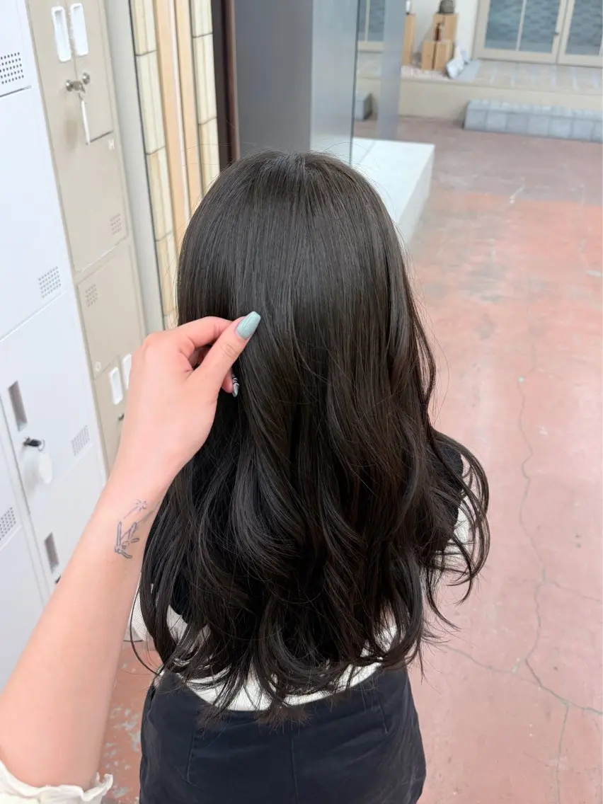ロング 坪井 心音のヘアスタイル