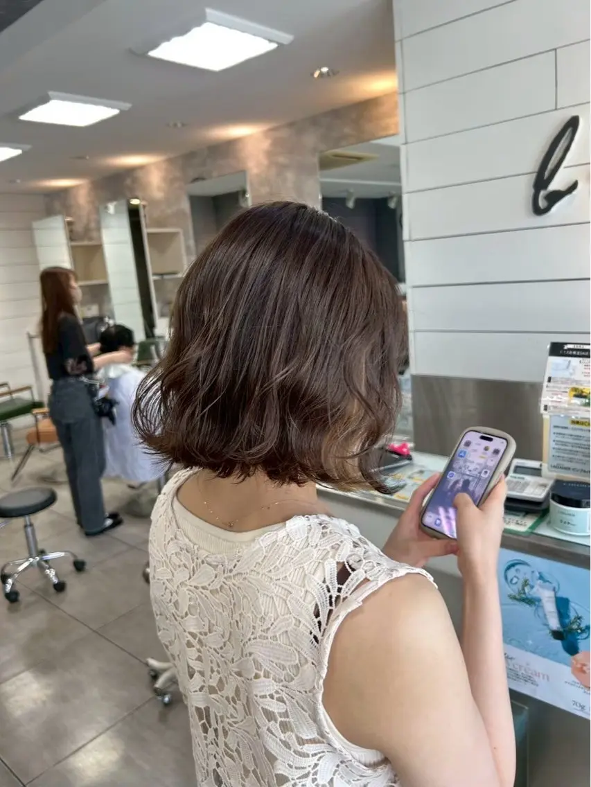 ショート カラー ヘアカラー 西岡 英菜のヘアスタイル