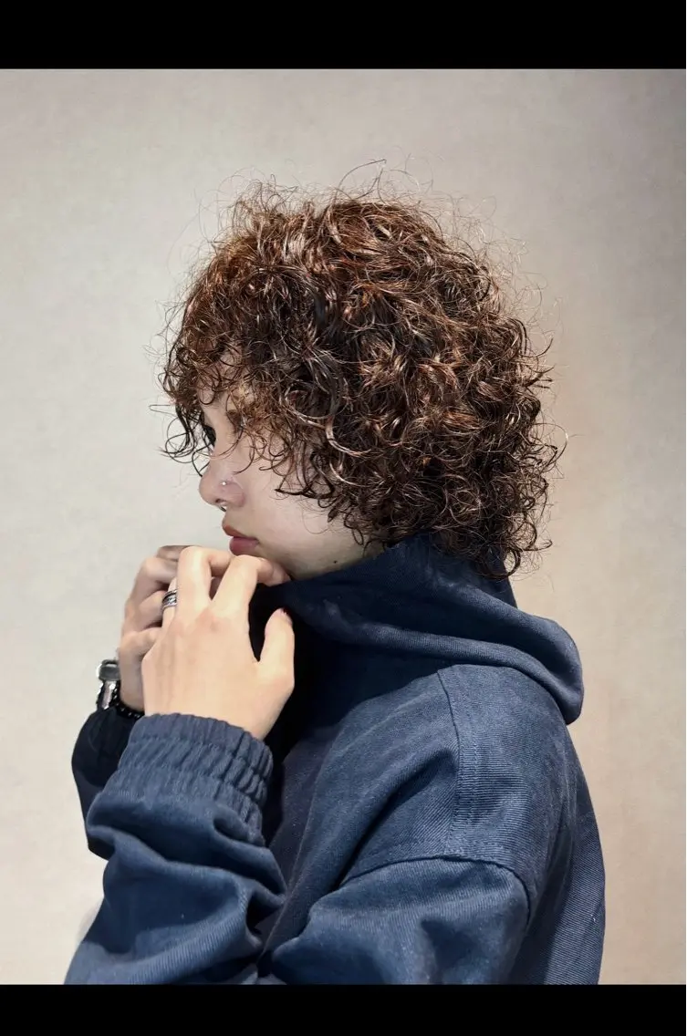 セミロング パーマ カット パーマ トリートメント ヘッドスパ 髪質改善　ネイル コトミ🐸のヘアスタイル